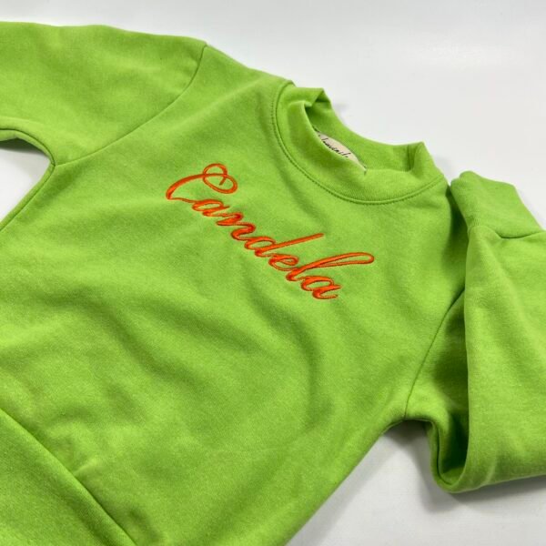 Sudadera con nombre bordado