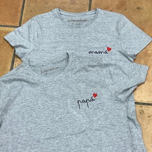 Camiseta bordada mamá/Papá